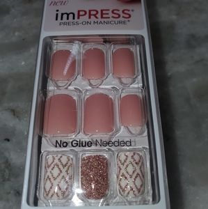 Kiss Impress Press-on Manicure Pink Shimmer